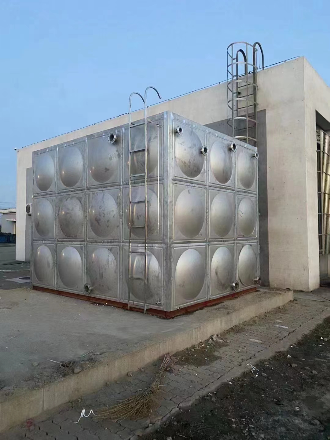 河北臻諾不銹鋼水箱——實(shí)力鑄就品質(zhì)，來電即享驚喜優(yōu)惠